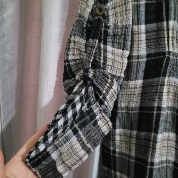 Love Stitch - Flannel Button Down - Size M - Picture 6 of 13